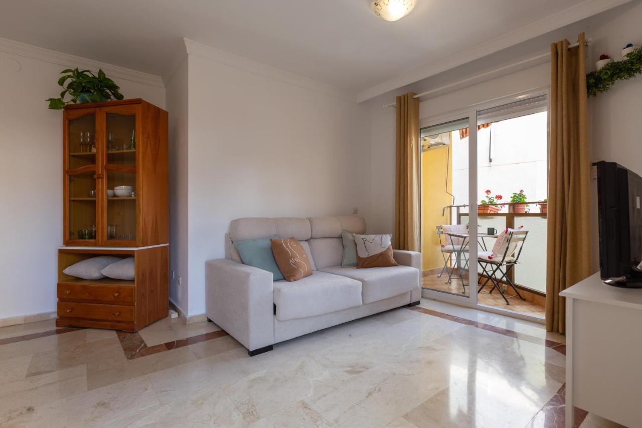 Luminoso Apartamento De Dos Habitaciones Con Terraza Y Parking En El Centro Malaga Exterior photo